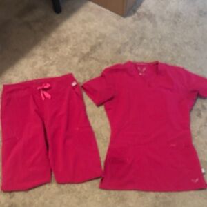 smitten  women’s scrubs Hot Pink medical scrub set size xsmall tall